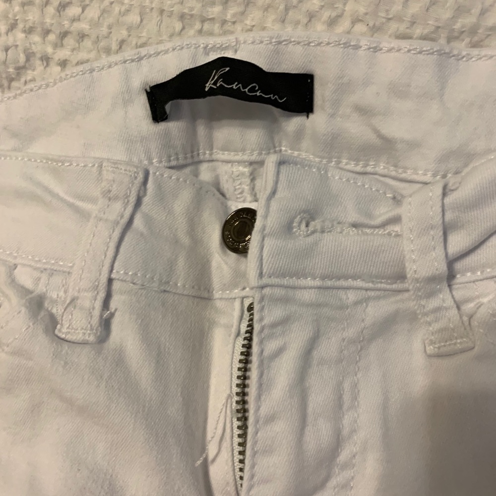 Super cute white jeans
